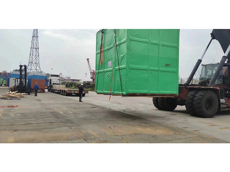 出(chu)口重型真空(kōng)防雨包裝