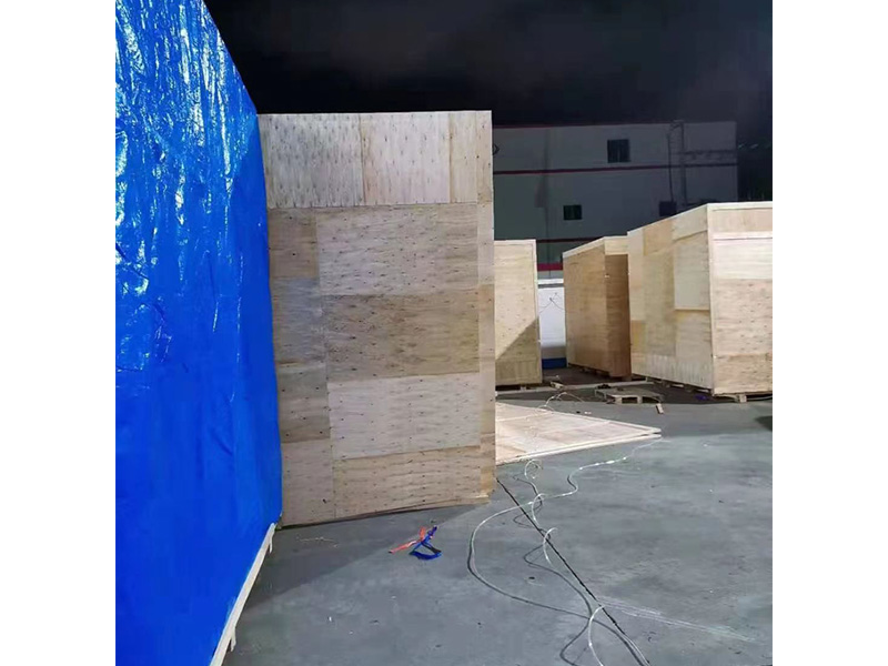 中山某公司(sī)真空防雨木箱(xiang)