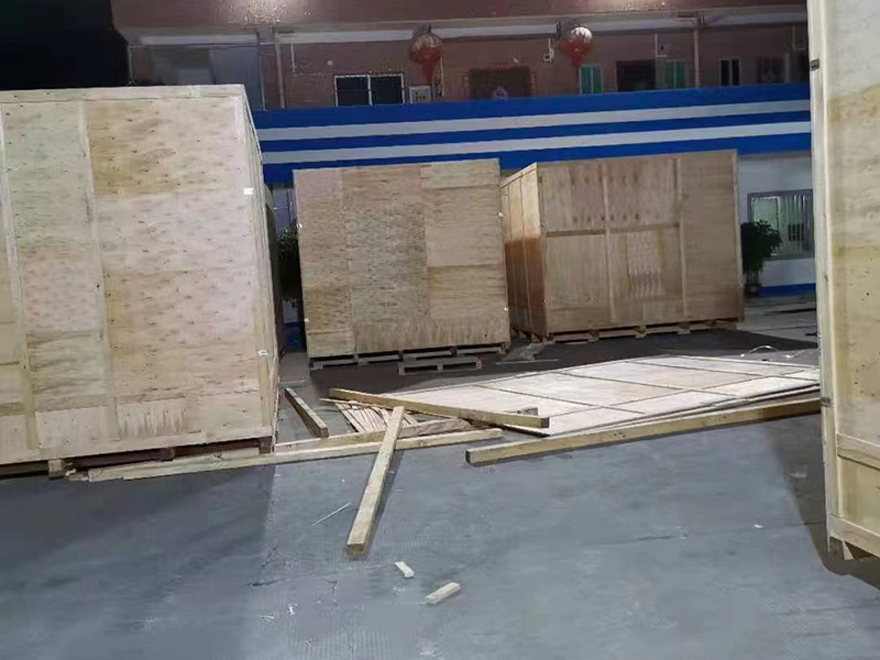 重型加(jiā)固木箱